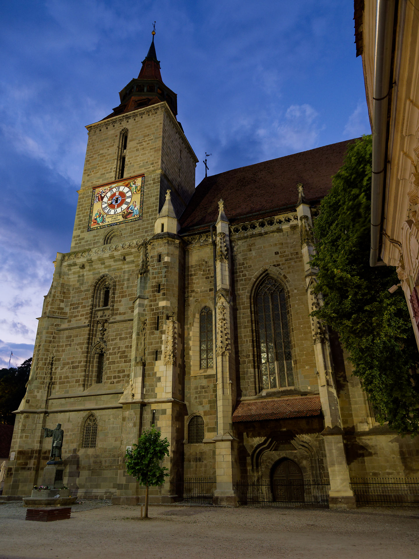 Brasov, Rumänien: Schwarze Kirche Außenansicht. Gotische Architektur. Touristische Sehenswürdigkeit.